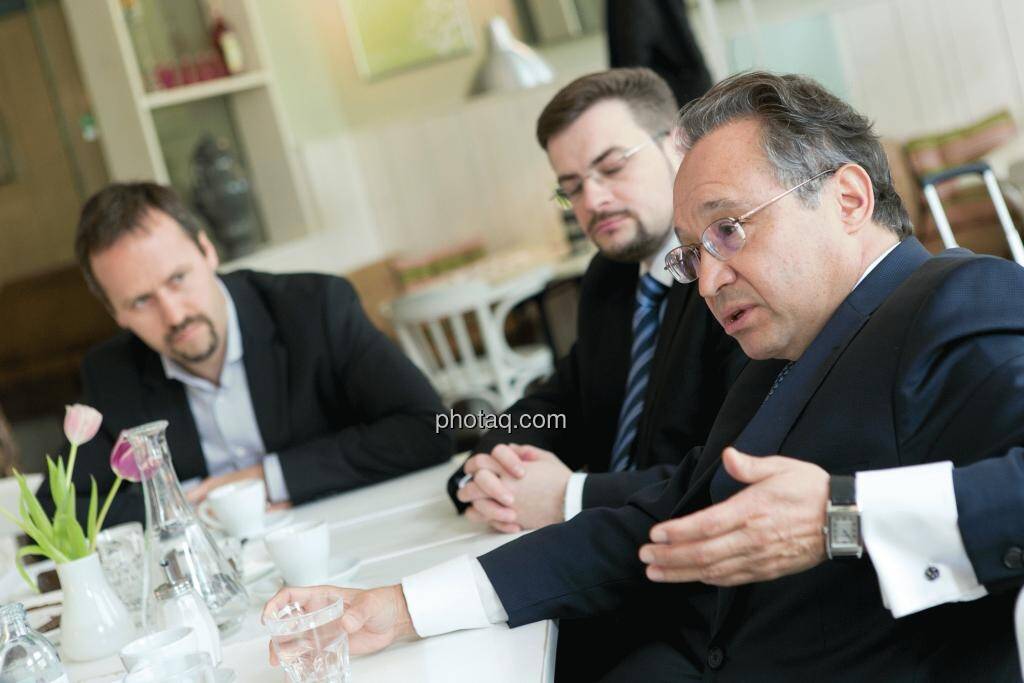 Joachim Brunner (IR-World.com), Richard H. Mayr (CEO Argentuminvest), Lenic M. Rodriguez (CEO Aurcana), © Martina Draper (15.12.2012) 