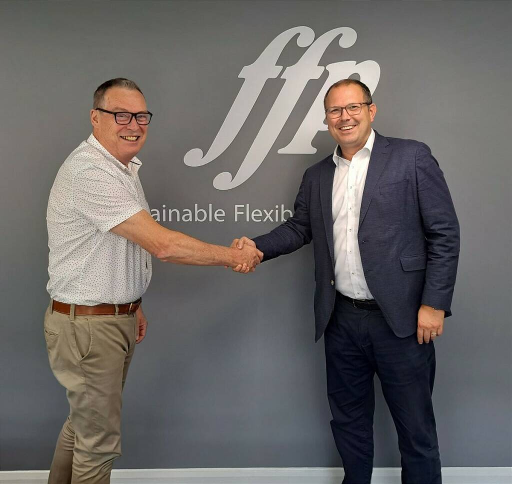 Constantia Flexibles hat am Mittwoch, den 10. August 2022, eine Vereinbarung zum Erwerb von 100 % der FFP Packaging Solutions, einem führenden Anbieter von nachhaltigen, flexiblen Verpackungen für den Konsumgütermarkt aus Northampton, Großbritannien, unterzeichnet. im Bild: Robin Chudley, Vorstandsvorsitzender von FFP Packaging Solutions und David Cooper, CEO von FFP Packaging Solutions
© ©FFP Packaging Solutions, © Aussendung (11.08.2022) 