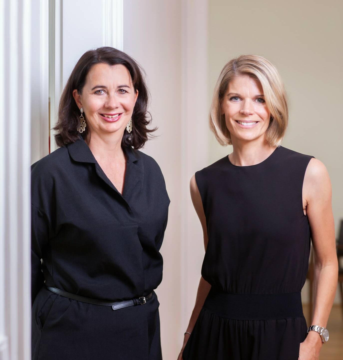 Das globale Personalberatungsunternehmen Amrop hat in Österreich künftig zwei neue Gesichter: Die Executive Search-Profis Gabriele Gradnitzer und Sandra Schrögenauer übernehmen exklusiv die internationale Topmarke in Österreich. Gabriele Gradnitzer (links) und Sandra Schrögenauer (rechts), Credit: Amrop