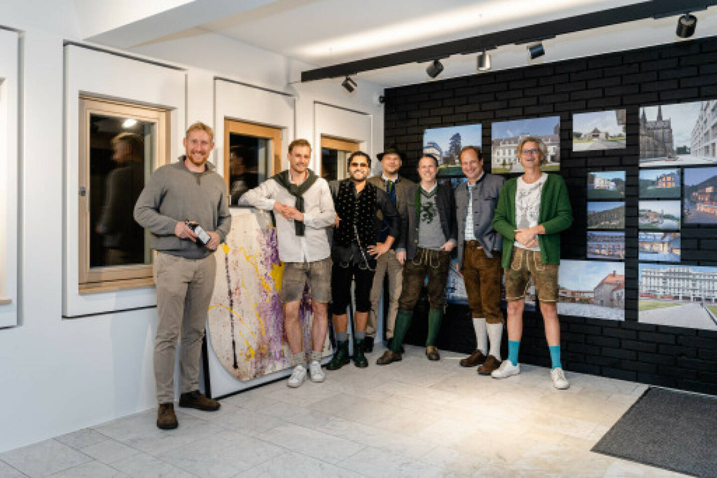 KAPO eröffnet Showroom in Wiener Innenstadt: Reinhard Jagerhofer, Maximilian Kottnig, Enrique Fuentes, Stefan Schindler, Stefan Polzhofer, Othmar Sailer und Markus Platzer; Fotocredit:(C) KAPO Fenster und Türen