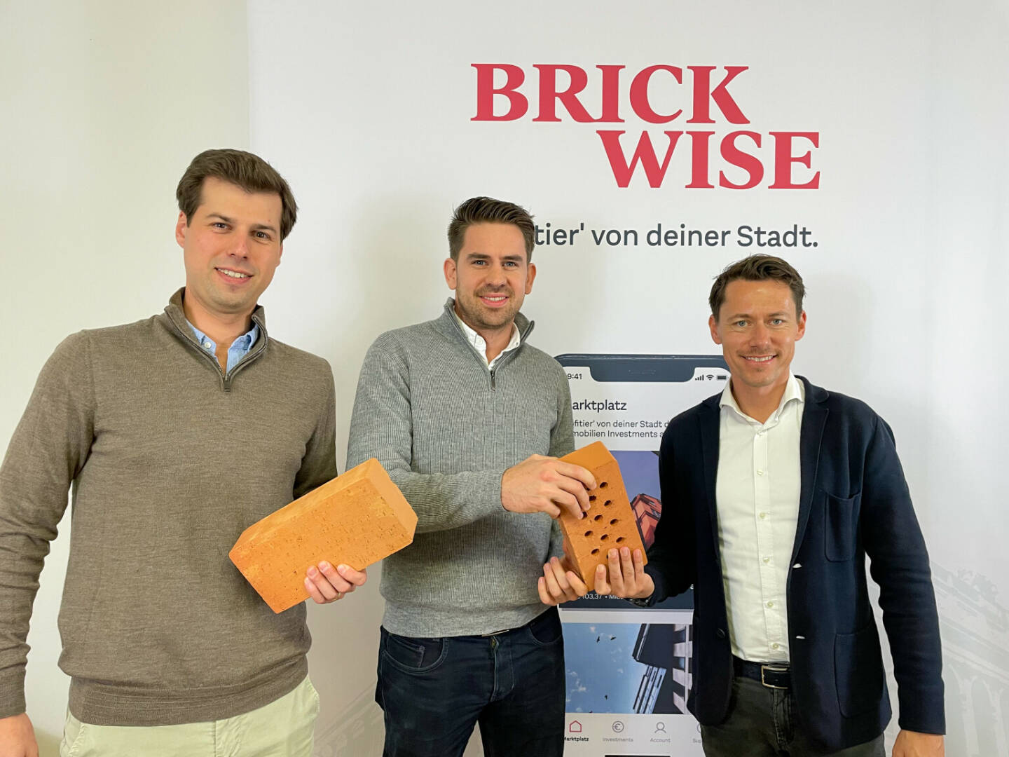 Brickwise Investment GmbH startet Zusammenarbeit mit deutsch-österreichischem Immobilienfinanzierer Bambus, Franz Hörhager (Bambus), Sebastian Pfisterer (Bambus), Michael Murg (Brickwise), Fotocredit: Brickwise/Gilbert Schibranji