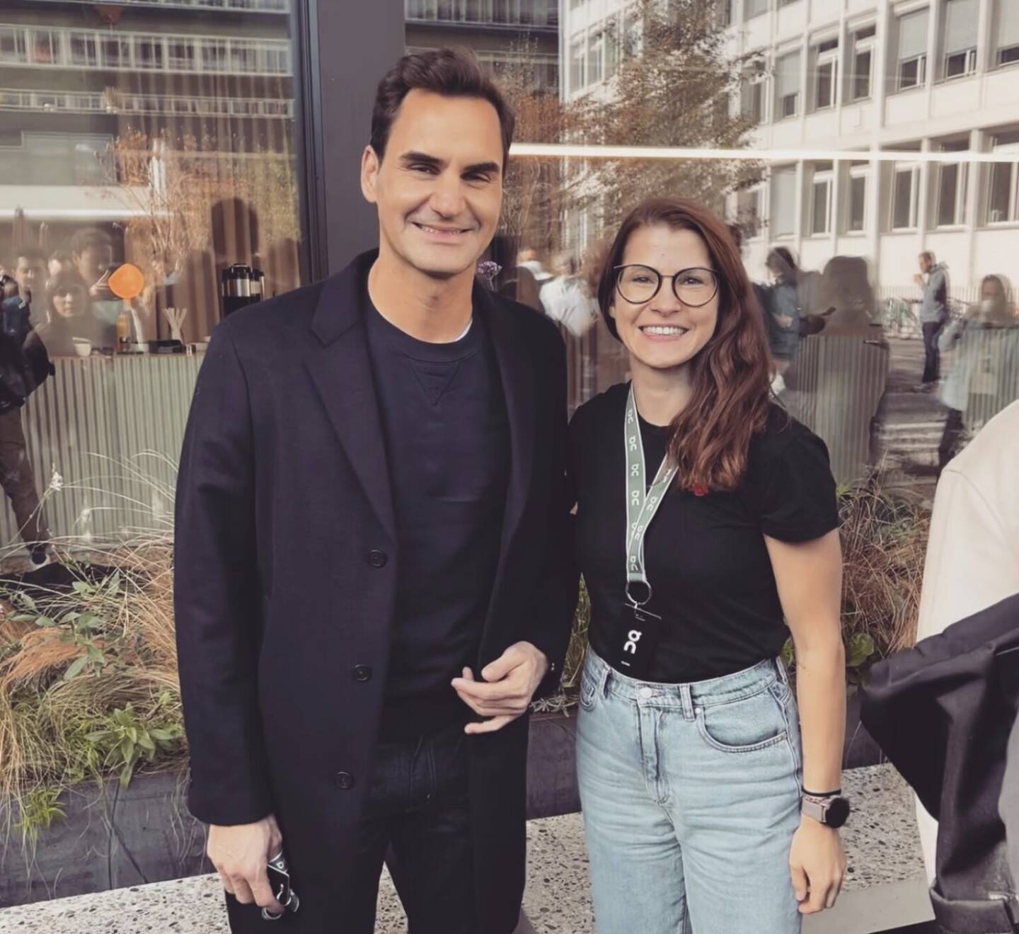 Roger Federer Corinna Choun
cory_cocoo
A Photo with Roger ☑️ 
Echt etwas ganz besonderes & ich f&uuml;hle mich sehr geehrt 🥹
Ein Sportler der Sonderklasse auch f&uuml;r nicht Tennis Fanatiker (wie ich (k)einer bin 😏aber psst muss er ja nicht wissen 😂) 
▪️
#sports #tennis #onrunning #on #rogerfederer #switzerland #athlete #run #running #motivation