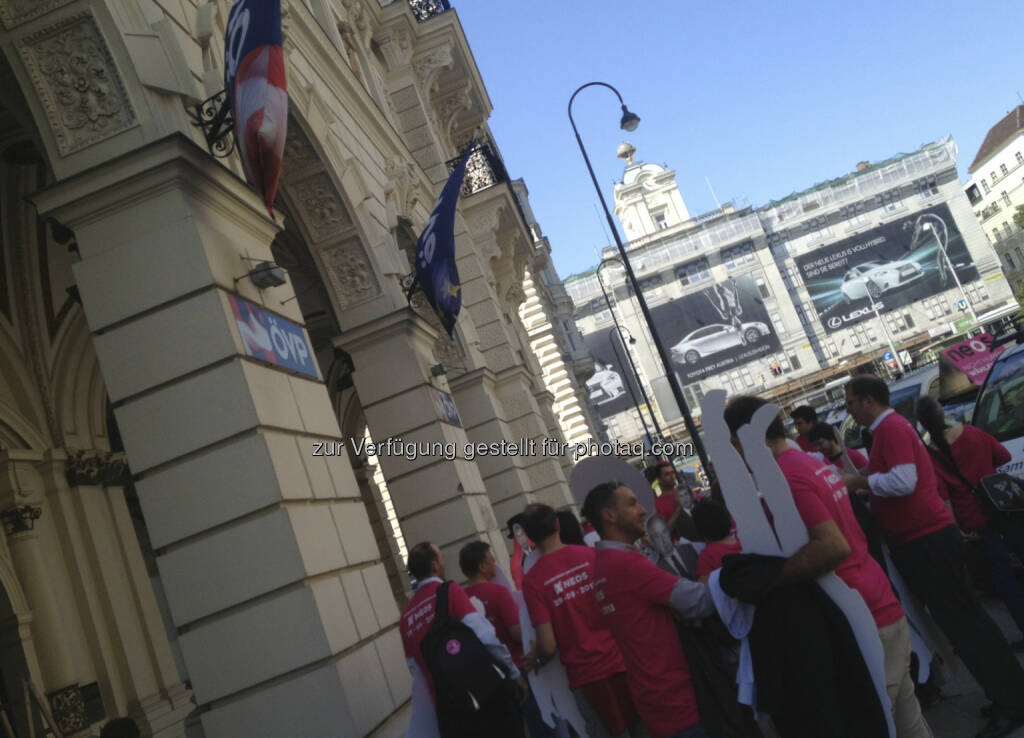 Neos vor der ÖVP-Zentrale (29.08.2013) 