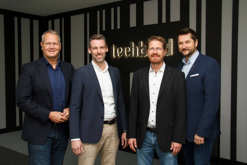 techbold network solutions GmbH: techbold übernimmt zwei weitere IT-Firmen, nämlich die JASCH-IT GmbH von Jochen Jasch und die WEMIT Services GmbH von Elmar Fleck. Im Bild v.l.n.r.: Gerald Reitmayr, techbold Vorstand/COO; Jochen Jasch, Gründer Jasch-IT und techbold Key Account Manager; Elmar Fleck, Gründer und Geschäftsführer WEMIT; Damian Izdebski, techbold Gründer/CEO; Credit: techbold, © Aussendung (01.12.2022) 