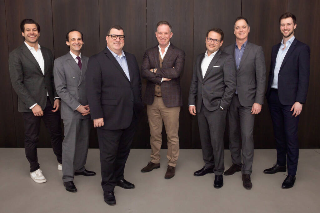 The Skills Group wird Teil der europäischen Agenturengruppe „Team Farner“, v.l.n.r.: Philippe Moser (Waterland), Stefan Sengl und Jürgen Gangoly (Skills), Roman Geiser (Farner), Jörg Wollmann und Helmut Stögerer (Skills), Etienne Hupp (Waterland) Fotocredit:Sebastian Philipp, © Aussendung (24.02.2023)