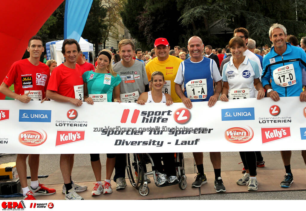 Andreas Vojta (AUT), Sportstadtrat Christian Oxonitsch, Nadine Brandl, Andreas Onea, Hermann Christ, Sabine Weber-Treiber (AUT), Sportminister Gerald Klug, Claudia Kristofics-Binder und Michael Konsel. (Foto: GEPA pictures/ Philipp Brem) (03.09.2013) 