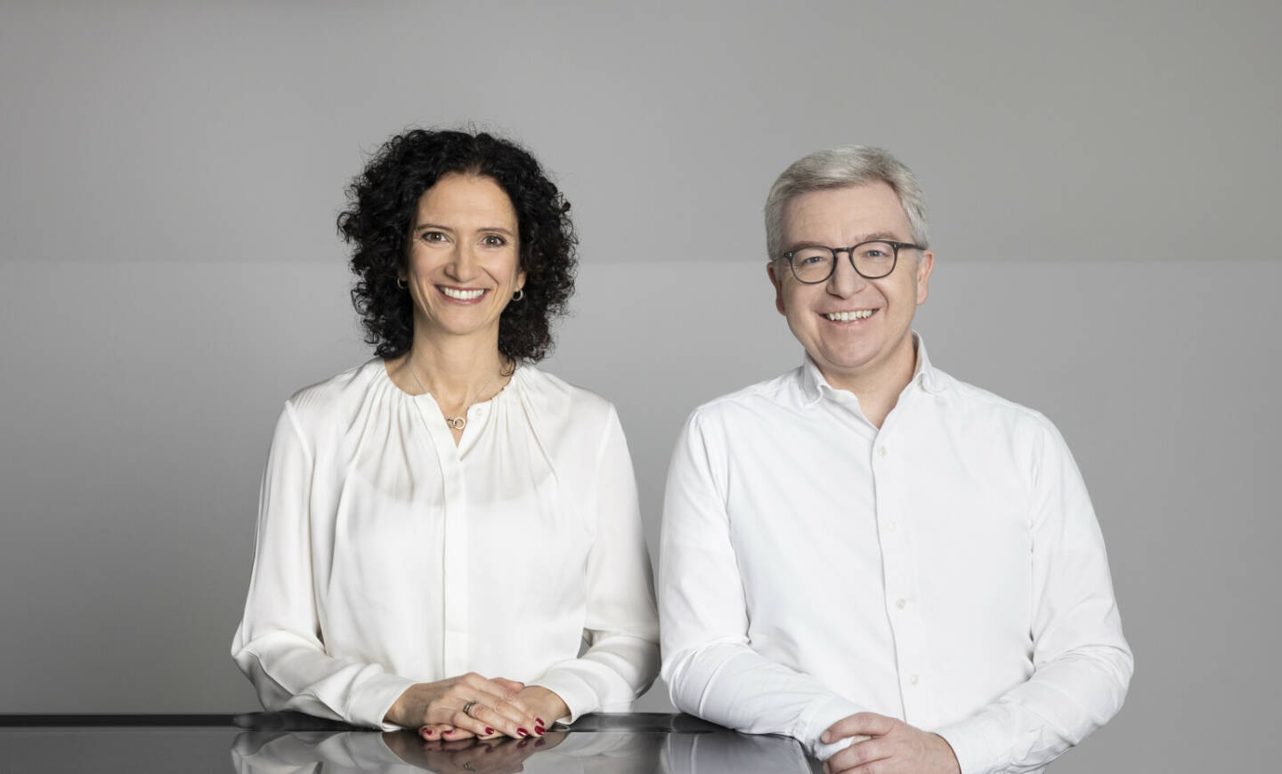 Die neue Geschäftsleitung der Raiffeisen-Holding NÖ-Wien (v.l.n.r.): Claudia Süssenbacher (Geschäftsleiterin) und Michael Höllerer (Generaldirektor). Fotocredit:Eva Kelety