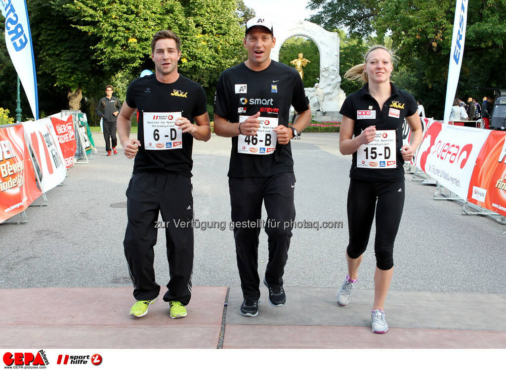 Constantin Blaha, Alexander Horst und Sophie Somloi (AUT). (Foto: GEPA pictures/ Philipp Brem) (03.09.2013) 