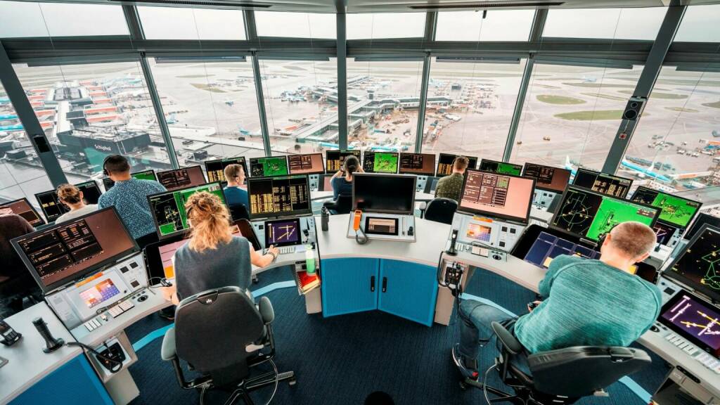 FREQUENTIS und niederländische LVNL erweitern integrierte Tower-Lösung am Flughafen Amsterdam Schiphol Credit: Frequentis/Flughafen Schiiphol, © Aussendung (08.03.2023) 