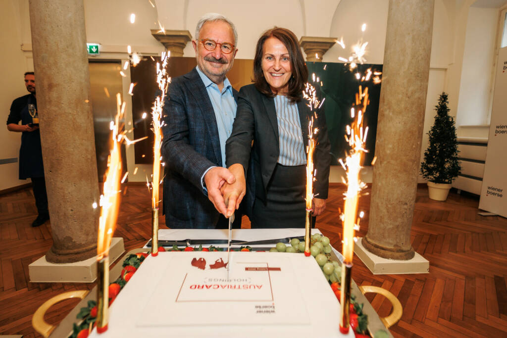 Austriacard Holdings, Listing: Nikolas Lykos (Austriacard), Wiener Börse Vorständin Andrea Herrmann Credit: Wiener Börse AG/Alexander Felten (23.03.2023) 