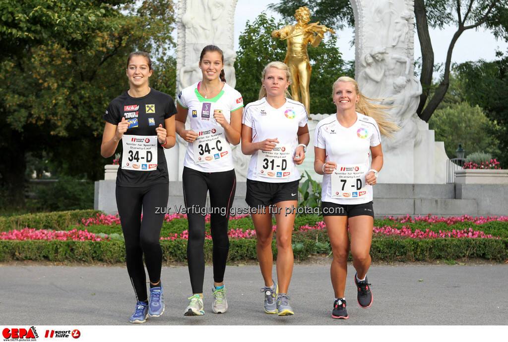 Teresa Strauss, Nadine Strauss, Mirnesa Becirovic und Mirneta Becirovic (AUT). (Foto: GEPA pictures/ Philipp Brem) (03.09.2013) 