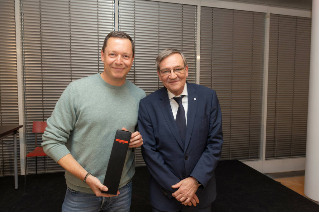 Wiener Städtische Versicherungsverein: Alex Kristan im Wiener Ringturm, v.l. Alex Kristan und Robert Lasshofer, Vorstandsvorsitzender des Wiener Städtischen Versicherungsvereins, Credit: Wiener Städtische Versicherungsverein (12.04.2023) 