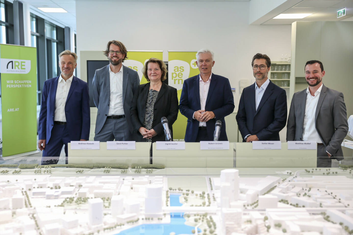 aspern Die Seestadt Wiens: Die 3 neuen Leuchttürme für aspern Seestadt, Andreas Kleboth, aspern Beirat; Gerd Pichler, ARE Austrian Real Estate; Ingrid Soulier, Soulier Real Estate; Robert Grüneis, Wien 3420 aspern Development AG; Stefan Moser, Moser Wohnbau; Matthias Waibel, STC Development; Fotocredit:aspern Die Seestadt Wiens/APA-Fotoservice/Reither
