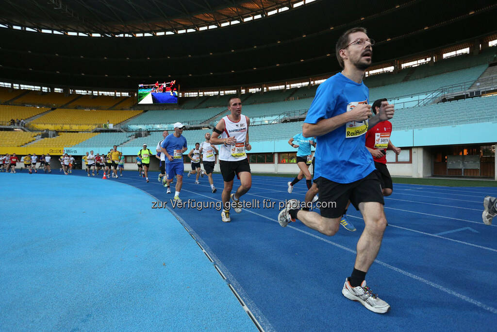 Wien Energie Business Run, im Ernst-Happel-Stadion, Läufer, © Wien Energie (05.09.2013) 