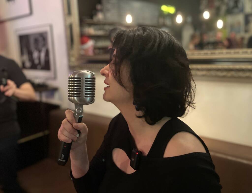 Diana Klein Mikrofon Singen Ansage (20.11.2023) 
