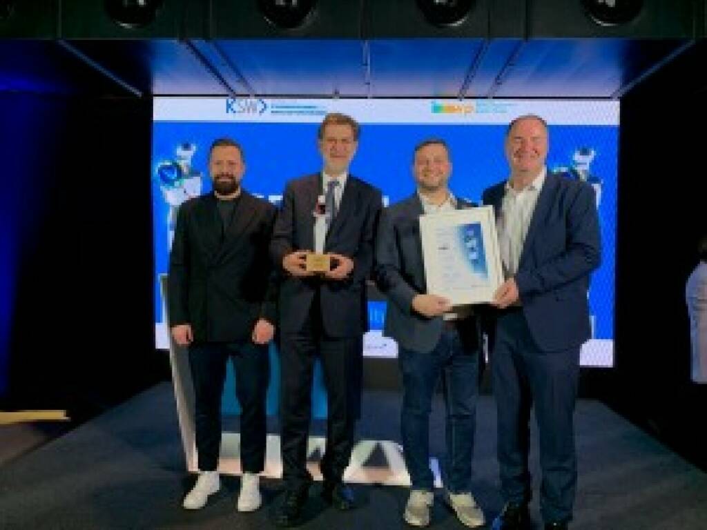 VBV bekommt IPE Country Award 2023 und Nachhaltigkeitspreis ASRA: Preisträger: Sanel Sačić (VBV-Gruppe), Andreas Zakostelsky (CEO VBV-Gruppe), Markus Sumpich (VBV-Vorsorgekasse), Rudolf Greinix (VBV-Gruppe) Credit: VBV, © Aussendung (29.11.2023) 