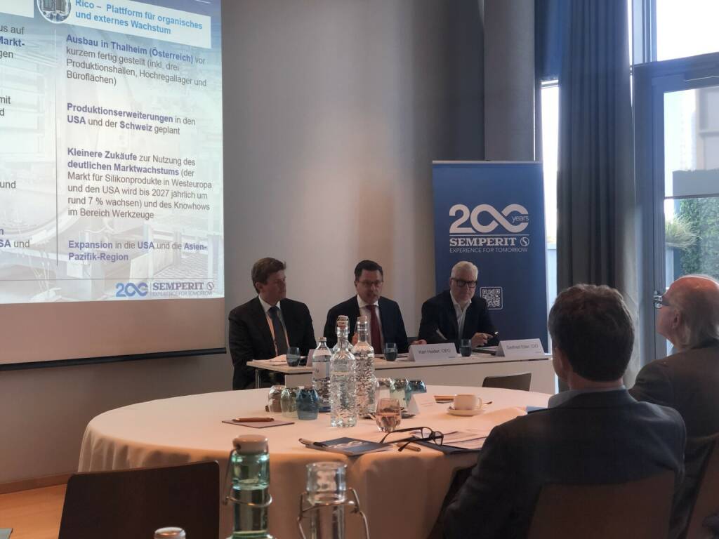 Semperit Bilanz-Pressekonferenz 19.3.2024: v.li. CFO Helmut Sorger, CEO Karl Haider,, CIO Gerfried Eder (19.03.2024) 