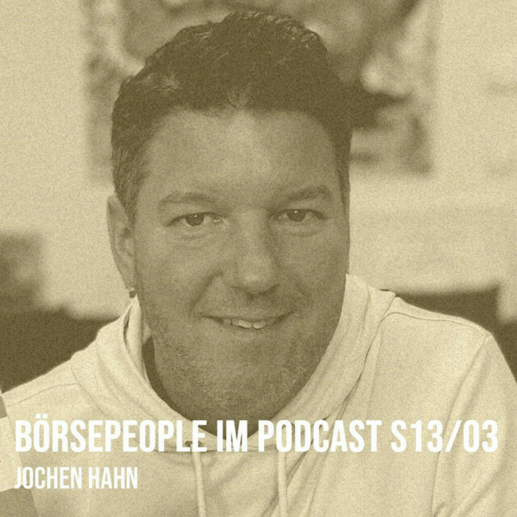https://open.spotify.com/episode/6uGj3KH7wFxukcYvsS7U0i
Börsepeople im Podcast S13/03: Jochen Hahn - <p>Jochen Hahn ist Co-Gründer und CSO vom Season-Presenter Vierfeld, digitaler Feldarbeiter sowie analoger Platzarbeiter und zwar auf dem Tenniscourt.. Wir sprechen über Börseinvestments schon in jungen Jahren, die vielfältige Rolle des WirtschaftsBlatts im Lebenslauf, den Jochen stets selbst in die Hand genommen hat. Auch der WirtschaftsBlatt-Investor, Charttechnik, Bloomberg,. das Format (samt herrlicher Anekdote), wieder die Styria und die extrem starke Digital-Performance seinerzeit mit der &#34;miss&#34;. Und dann erklärt Jochen natürlich die Story, Personen und Skills, mit denen Vierfeld Digital jetzt punktet. Tennis wird ebenfalls nicht vergessen: Jochen spricht über sein Engagement bei tennisnet von Alex Antontisch, über Training bei Günter Bresnik, über Dominic Thiem &amp; Rituale. Selbsteinschätzung hier: High Level Psycho. Wir haben jedenfalls eine extrem hohe Schnittmenge, kennen uns lange, haben aber nie im gleichen Team gearbeitet. <br/><br/><a href=https://www.vierfeld.com target=_blank>https://www.vierfeld.com</a><br/><br/><a href=https://www.tennisnet.com/de target=_blank>https://www.tennisnet.com/de</a><br/><br/>Robert Gillinger Börsepeople : <a href=https://audio-cd.at/page/podcast/3374/ target=_blank>https://audio-cd.at/page/podcast/3374/</a><br/><br/>Hans-Jörg Bruckberger: <a href=https://audio-cd.at/page/podcast/4735/ target=_blank>https://audio-cd.at/page/podcast/4735/</a><br/><br/>About: Die Serie Börsepeople findet im Rahmen von <a href=http://www.audio-cd.at target=_blank>http://www.audio-cd.at</a> und dem Podcast &#34;Audio-CD.at Indie Podcasts&#34; statt. Es handelt sich dabei um typische Personality- und Werdegang-Gespräche. Die Season 13 umfasst unter dem Motto „24 Börsepeople“ 24 Talks. Presenter der Season 13 ist Vierfeld, <a href=https://www.vierfeld.com target=_blank>https://www.vierfeld.com</a> .Welcher der meistgehörte Börsepeople Podcast ist, sieht man unter <a href=http://www.audio-cd.at/people target=_blank>http://www.audio-cd.at/people.</a> Der Zwischenstand des laufenden Rankings ist tagesaktuell um 12 Uhr aktualisiert.<br/><br/>Bewertungen bei Apple (oder auch Spotify) machen mir Freude: <a href=https://podcasts.apple.com/at/podcast/audio-cd-at-indie-podcasts-wiener-boerse-sport-musik-und-mehr/id1484919130 target=_blank>https://podcasts.apple.com/at/podcast/audio-cd-at-indie-podcasts-wiener-boerse-sport-musik-und-mehr/id1484919130</a> .</p> (03.06.2024) 