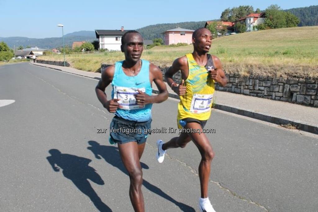 Kärnten läuft 2013, Eliud Kipchoge (KEN) und Victor Kipchirchir (KEN), weitere Bilder unter: http://www.maxfun.at/videos/bilder.php?aid=1352, © maxfun.at (08.09.2013) 