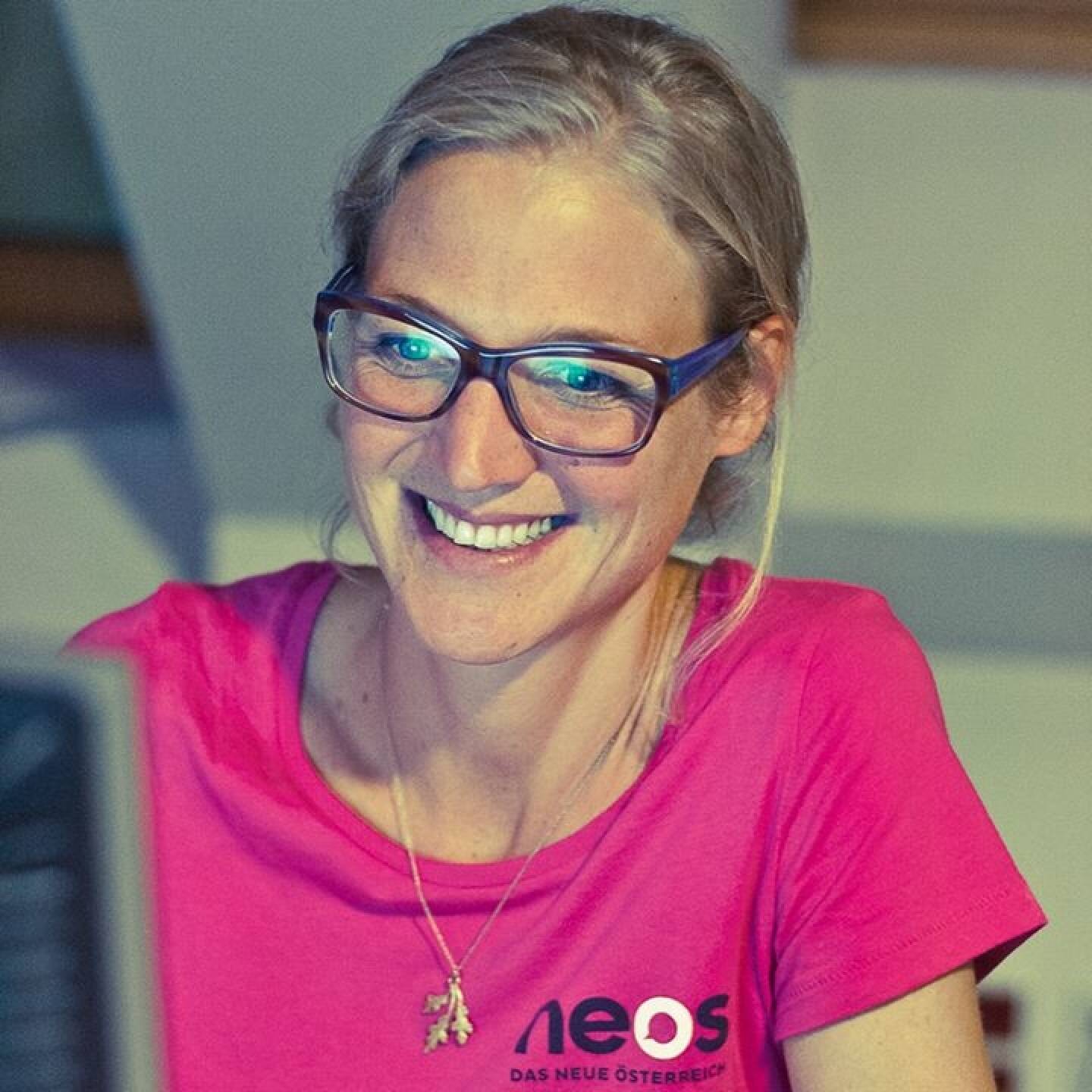 Neos-Pressesprecherin Astrid Wolfram durfte Hans-Peter Haselsteiner ankündigen: Ex-Intercell (Wolfram) meets Strabag