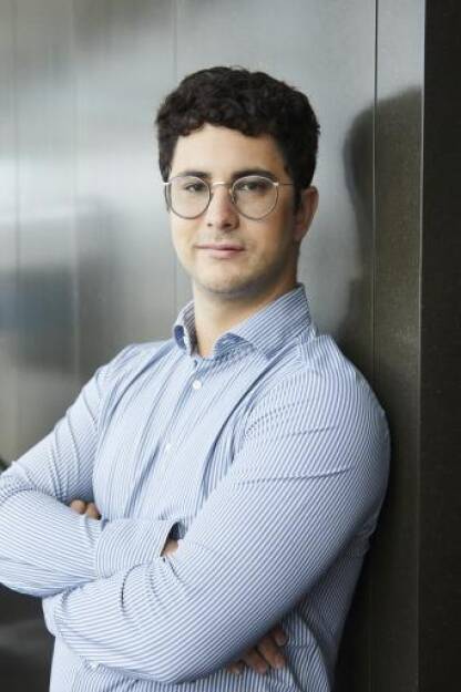 Mit 1. April 2025 wird Samuel Kapsch als COO in den Vorstand der Kapsch TrafficCom berufen. Als Vertreter der fünften Generation der Unternehmerfamilie Kapsch übernimmt er zukünftig die Verantwortung für die Bereiche Supply Chain Management, Produktion, die Regionen Lateinamerika und Asien-Pazifik, die operative Umsetzung der Strategie sowie Marketing und Kommunikation. (Foto. Kapsch TrafficCom), © Aussender (27.03.2025) 
