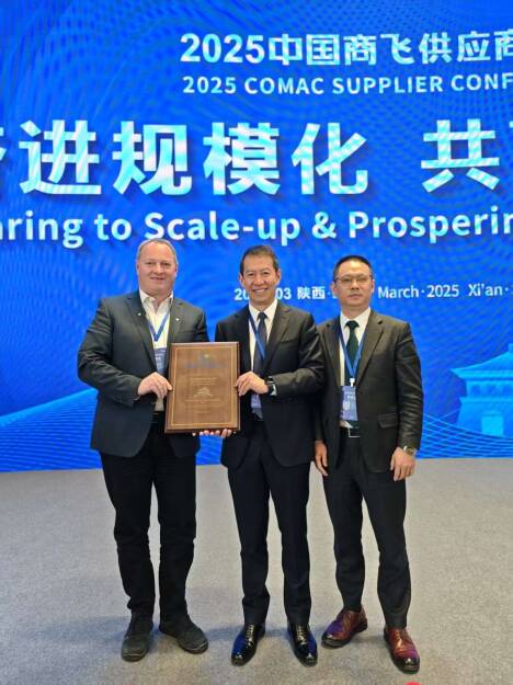 FACC mit COMAC Supplier of the Year Award ausgezeichnet; v.l.n.r.: Martin Bögl (Director China Programs), CSO Tongyu Xu, Wu Yong (Managing Director FSI Shanghai)
© FACC, © Aussender (08.05.2025) 