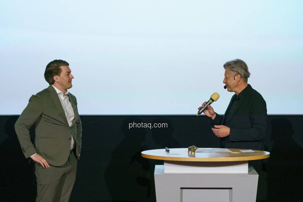 1. Aktientag von Börse Social und Börse Express im Cineplexx Kino, Präsentation UKO Microshops, CEO Moritz Unterkofler, Robert Gillinger (Börse Express) (14.05.2025) 