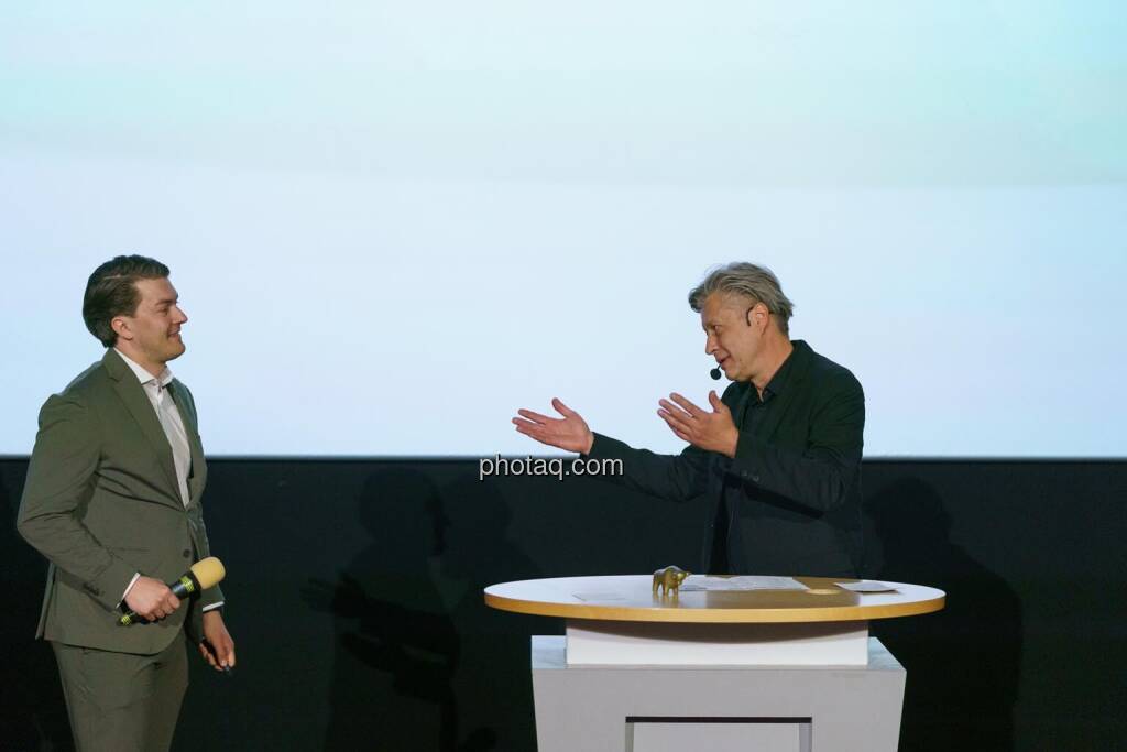 1. Aktientag von Börse Social und Börse Express im Cineplexx Kino, Präsentation UKO Microshops, CEO Moritz Unterkofler, Robert Gillinger (Börse Express) (14.05.2025) 