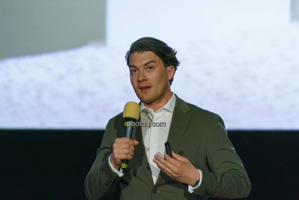 1. Aktientag von Börse Social und Börse Express im Cineplexx Kino, Präsentation UKO Microshops, CEO Moritz Unterkofler (14.05.2025) 