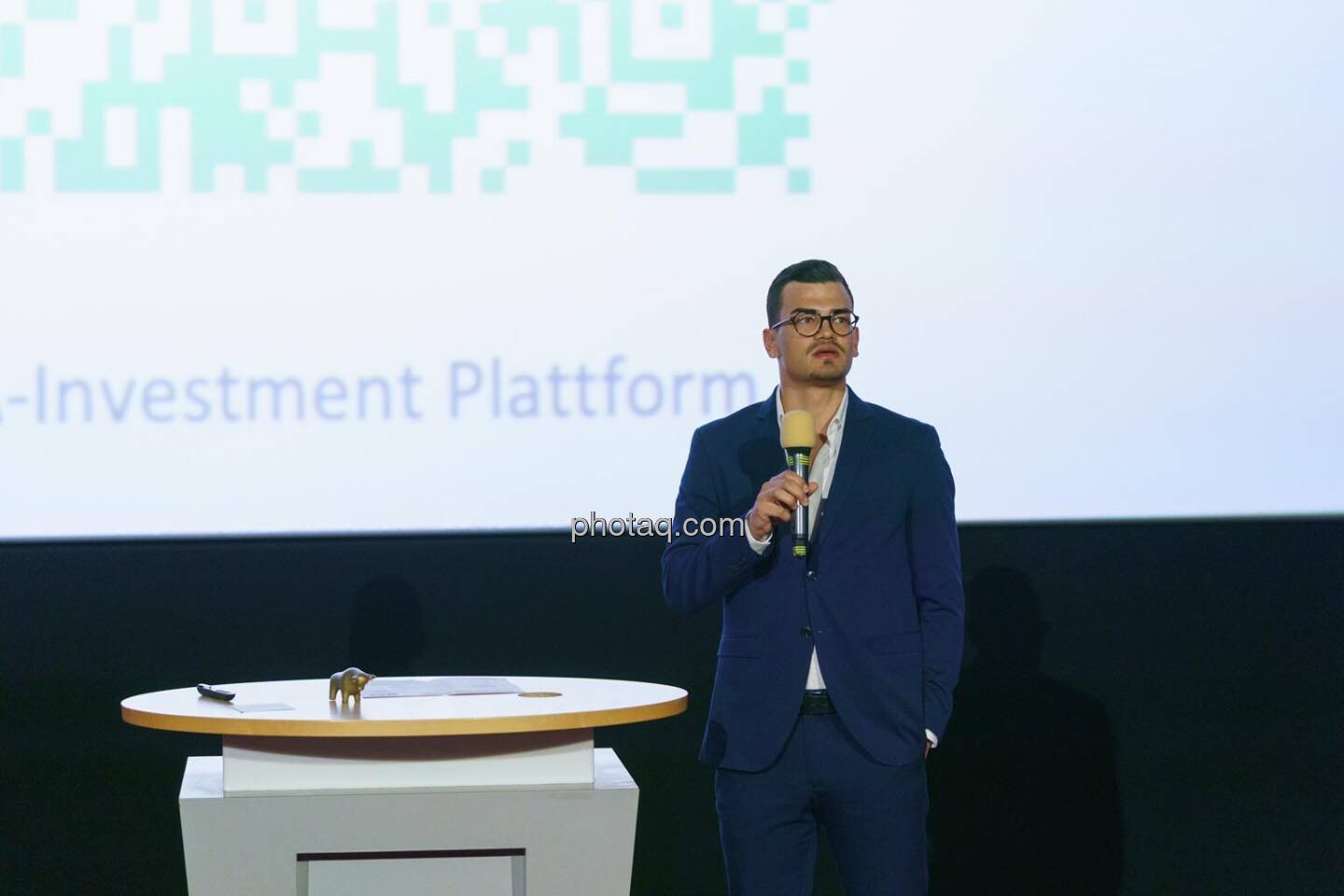1. Aktientag von Börse Social und Börse Express im Cineplexx Kino, Präsentation UKO Microshops, CFO Maximilian Huber