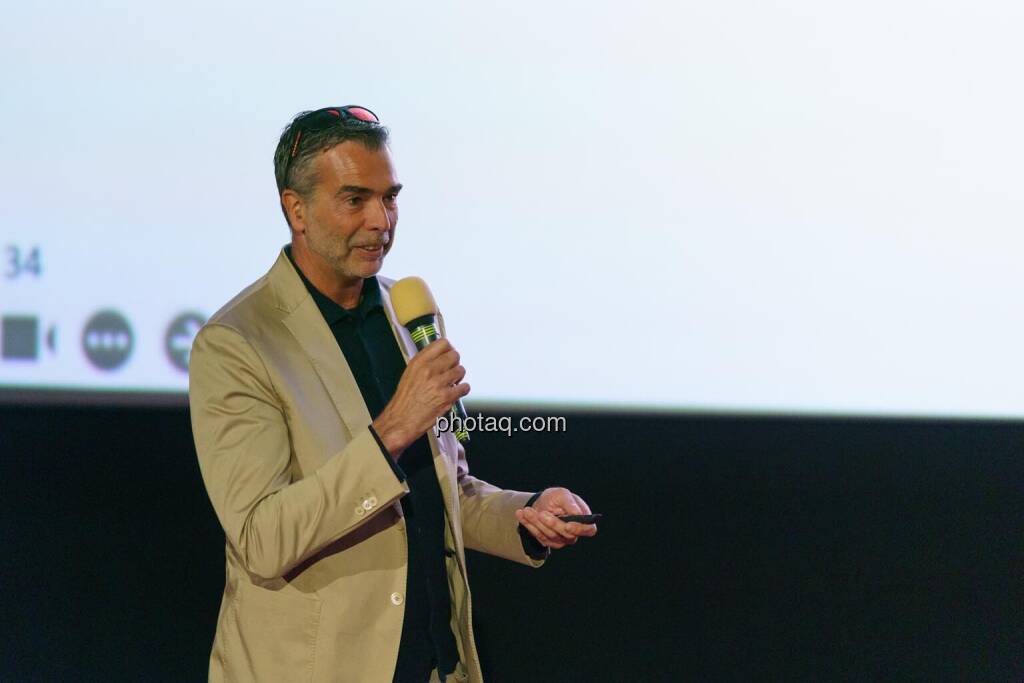 1. Aktientag von Börse Social und Börse Express im Cineplexx Kino, Präsentation ReGuest, CEO Michael Mitterhofer (14.05.2025) 