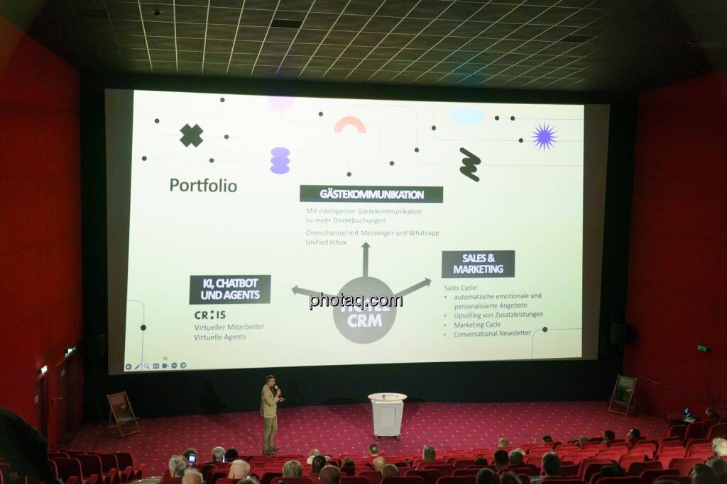 1. Aktientag von Börse Social und Börse Express im Cineplexx Kino, Präsentation ReGuest, CEO Michael Mitterhofer (14.05.2025) 