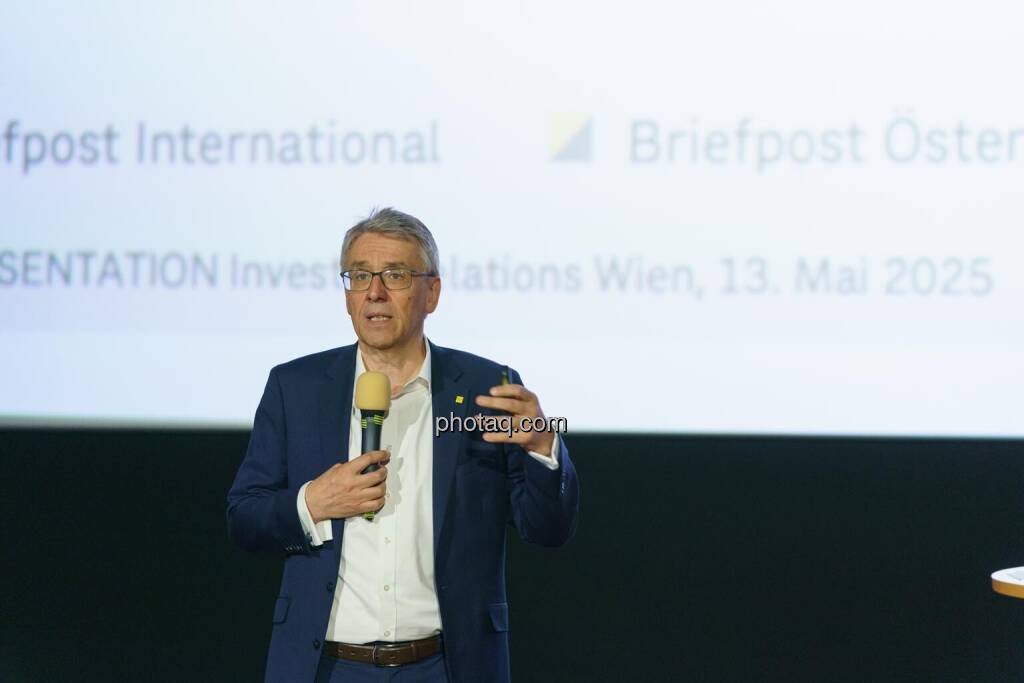 1. Aktientag von Börse Social und Börse Express im Cineplexx Kino, Präsentation Österreichische Post, Harald Hagenauer (IR) (14.05.2025) 