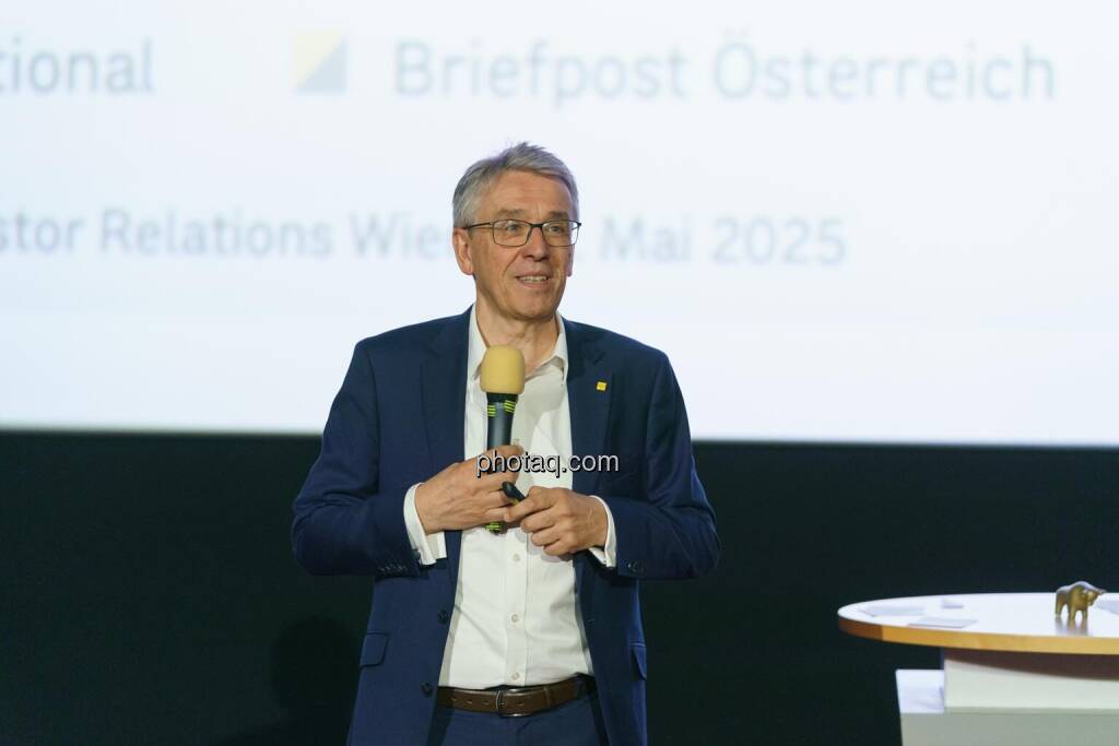 1. Aktientag von Börse Social und Börse Express im Cineplexx Kino, Präsentation Österreichische Post, Harald Hagenauer (IR) (14.05.2025) 