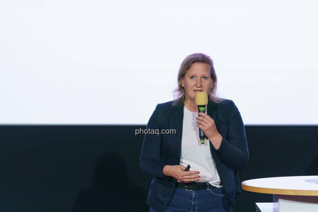 1. Aktientag von Börse Social und Börse Express im Cineplexx Kino, Präsentation BAWAG, Jutta Wimmer (IR) (14.05.2025) 