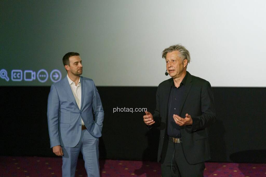 1. Aktientag von Börse Social und Börse Express im Cineplexx Kino, Präsentation FACC AG, CFO Florian Heindl, Robert Gillinger (Börse Express) (14.05.2025) 