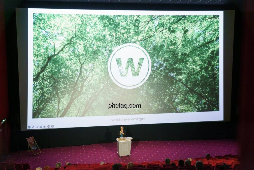1. Aktientag von Börse Social und Börse Express im Cineplexx Kino, Präsentation wienerberger, Therese Jander (IR) (14.05.2025) 