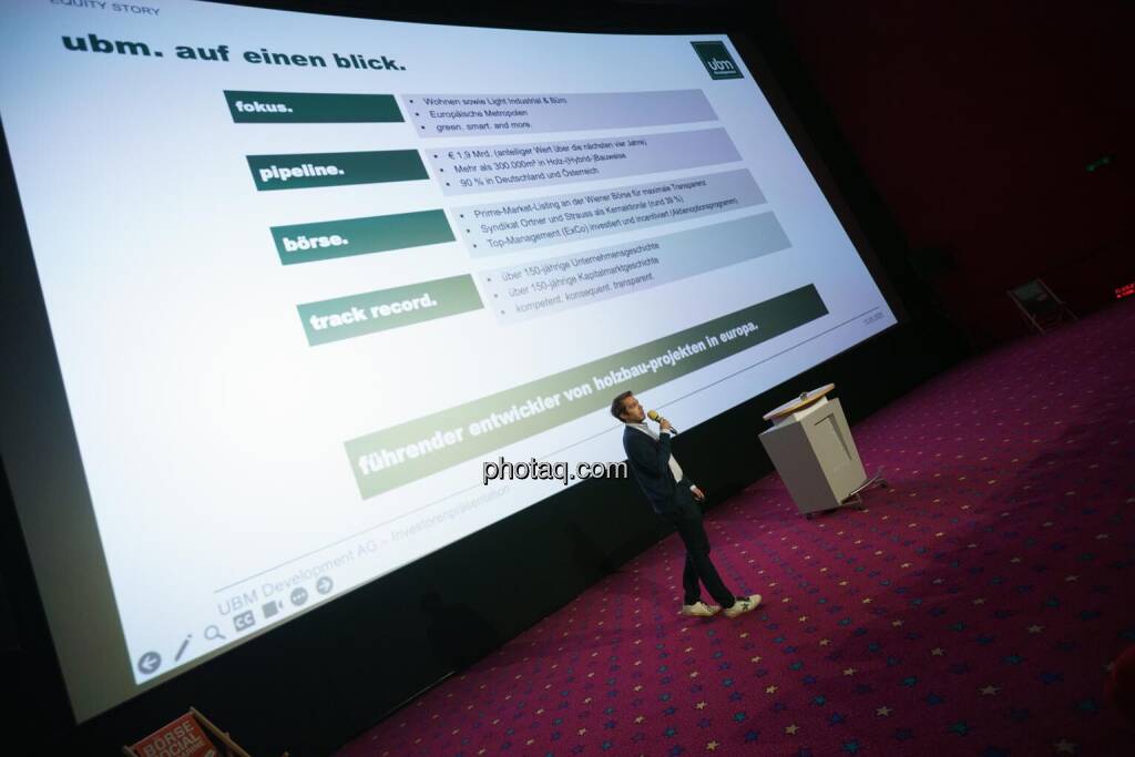 1. Aktientag von Börse Social und Börse Express im Cineplexx Kino, Präsentation UBM, Christoph Rainer (UBM) (14.05.2025) 
