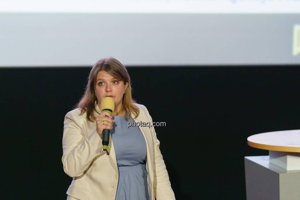 1. Aktientag von Börse Social und Börse Express im Cineplexx Kino, Präsentation PORR AG, Lisa Galuska (IR) (14.05.2025) 