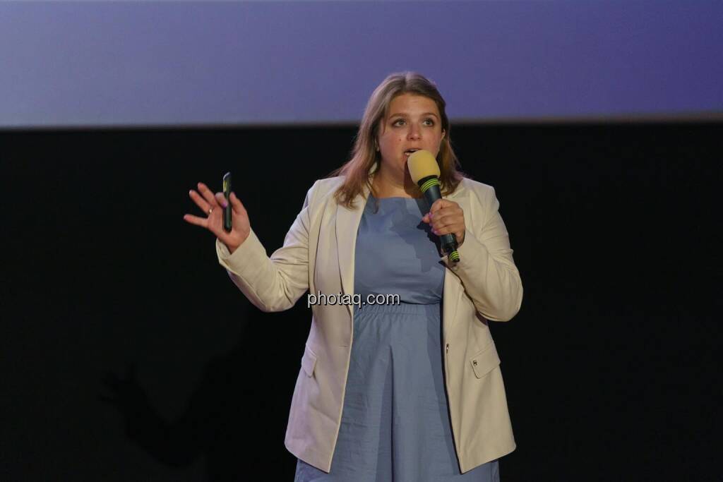 1. Aktientag von Börse Social und Börse Express im Cineplexx Kino, Präsentation PORR AG, Lisa Galuska (IR) (14.05.2025) 
