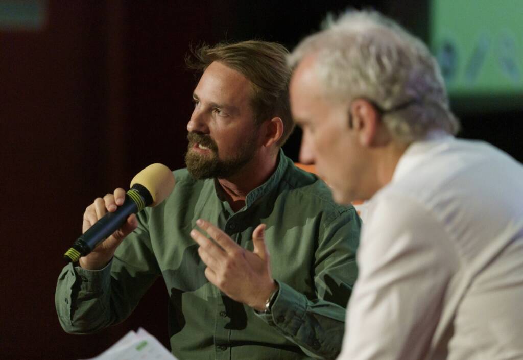 Mit Ritschy Dobetsberger für den Inside Umbrella Podcast in Liegestühlen am 1. Österreichischen Aktientag (Foto: Martina Draper) (14.05.2025) 