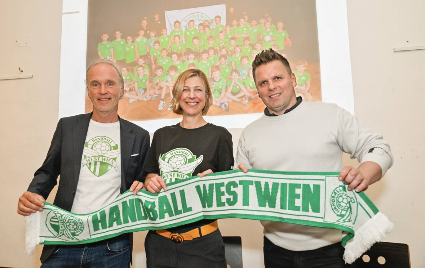 Kick Off Event Business & Friends Handball West Wien: Christian Drastil mit Veronika Korbei und Conny Wilczynski (c) Andi Schiffleitner