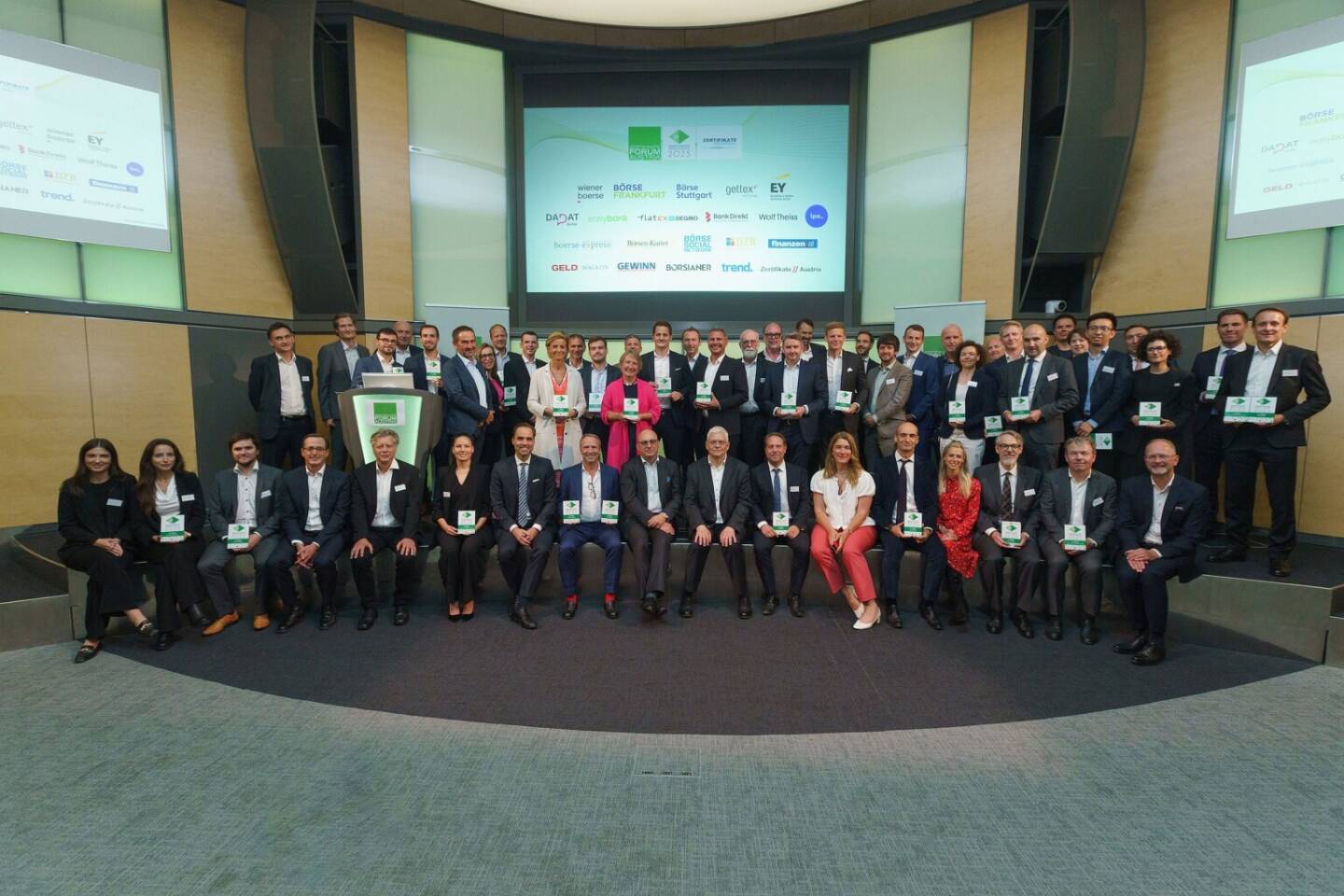 Zertifikate Awards 2025, Gruppenfoto, Foto-Credit: Martina Draper