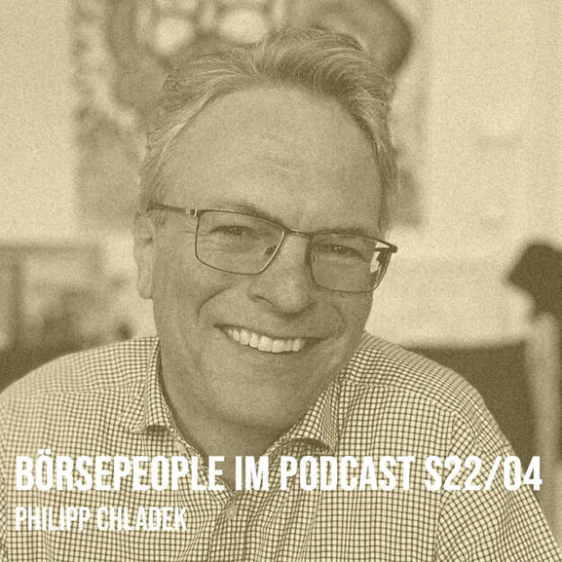 https://open.spotify.com/episode/1rZ1C55CSUvb30X6vW32vH
Börsepeople S22/04: Philipp Chladek - <p>Philipp Chladek ist Investor Relations Manager bei der BKS Bank. Getroffen haben wir uns bereits kurz nach der Gewinn-Messe, da gibt es ein paar frische Eindrücke. Philipp (nicht verwandt mit meinem Co. Josef Chladek) hat als Kind jahrelang in den USA gelebt, dazu auch Kärntner Wurzeln. Wir sprechen über FGG, AWS und Doris Agentur, über Jahre in London, Jobs bei der OMV (zwei Phasen), Bloomberg mit Dabei-sein bei etwas Neuem, die Tätigkeit als Analyst für die Energiebranche  bei der damaligen Raiffeisen Centrobank und dann die zweite Phase bei der OMV im Investor Relations Team des ATX-Schwergewichts, auch da mit Schwerpunkt London. Vor ein paar Monaten wechselte Philipp zur BKS und ist seither zwischen Wien und Klagenfurt (vgl. auch familiäre Wurzeln) unterwegs. Wieder gibt es die Möglichkeit, etwas aufzubauen und Philipp macht das Spass. Der Familienmeschn nimmt sich für das Rudern Zeit und das Ganze durchaus ambitioniert. <br>
<br>
<a href=http://www.bks.at target=_blank>http://www.bks.at</a> <br>
<br>
Hans(wo)men Group Fresh Global Disruptive Einspieler: whatchado<br>
whatchado ist mit über 8.000 Stories die größte Video-Karriereplattform im deutschsprachigen Raum. Jobsuchende entdecken Karrierewege, Arbeitgeber und offene Stellen zur Direktbewerbung. Für Unternehmen ist whatchado darüber hinaus ein Job Automation Tool, um schnell und einfach automatisierte Social Recruiting Kampagnen umzusetzen. <br>
<br>
About: Die Serie Börsepeople des Podcasters Christian Drastil, der im Q4/24 in Frankfurt als Finfluencer & Finanznetworker #1 Austria ausgezeichnet wurde, findet im Rahmen von <a href=http://www.audio-cd.at target=_blank>http://www.audio-cd.at</a> und dem Podcast Audio-CD.at Indie Podcasts statt. Es handelt sich dabei um typische Personality- und Werdegang-Gespräche. Die Season 22 umfasst unter dem Motto „25 Börsepeople“ 25 Talks. Presenter der Season 22 ist die Hans(wo)men Group <a href=https://www.hanswomengroup.com target=_blank>https://www.hanswomengroup.com.</a> Welcher der meistgehörte Börsepeople Podcast ist, sieht man unter <a href=http://www.audio-cd.at/people target=_blank>http://www.audio-cd.at/people.</a> Der Zwischenstand des laufenden Rankings ist tagesaktuell um 12 Uhr aktualisiert.<br>
<br>
Bewertungen bei Apple (oder auch Spotify) machen mir Freude: <a href=http://www.audio-cd.at/spotify target=_blank>http://www.audio-cd.at/spotify</a> , <a href=http://www.audio-cd.at/apple target=_blank>http://www.audio-cd.at/apple</a> .</p> (24.11.2025) 