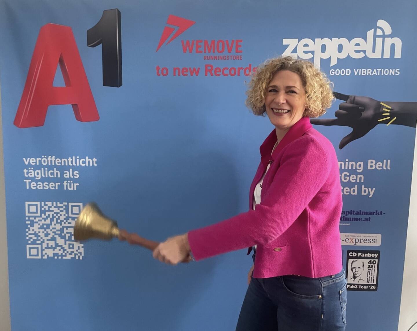 Barbara Riedl-Wiesinger l&auml;utet die Opening Bell f&uuml;r Donnerstag. Sie nennt sich selbst Online-Dinosaurier, agierte als Topmanagerin im Recruiting-Bereich und es ist auch ein Spoiler-L&auml;uten f&uuml;r die kommende Woche, weil auch viele Audio-Facetten mitschwingen und es in der B&ouml;rsepeople-Serie next week einen Schwerpunkt gibt.