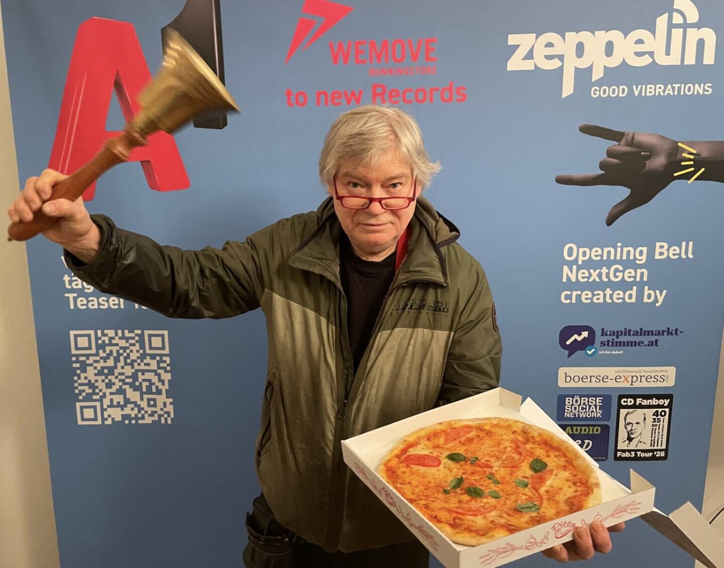 Andreas Galuska l&auml;utet die Opening Bell f&uuml;r Mittwoch. Zur erstmaligen Intraday-&Uuml;berschreitung von 14.000 im ATX TR hat der Boss unserer Pizzeria Billini in der Porzellangasse einen Leckerbissen vorbeigebracht