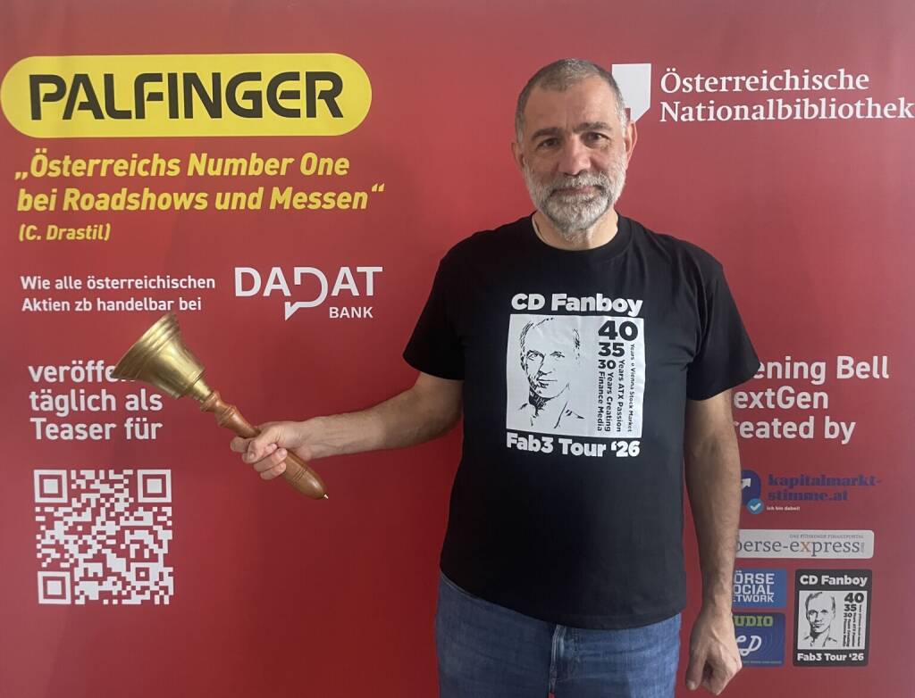 Egon Theiner läutet die Opening Bell für Montag. In seinem egoth-Verlag wird das Fanboy-Buch zur jüngeren Geschichte der Wiener Börse erscheinen, erste Möglichkeit mit Prost, ATX unter http://www.audio-cd.at/fanboybuch (02.03.2026) 