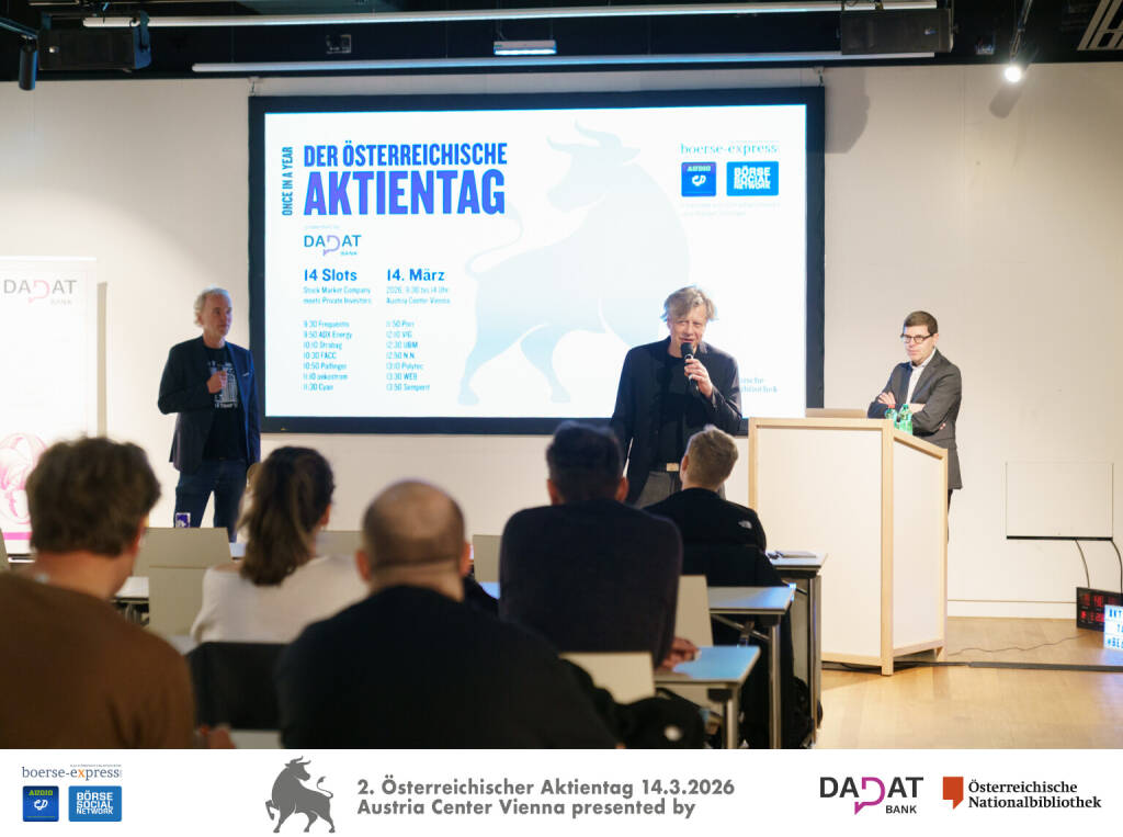 Begrüßung durch Christian Drastil (Bild links, Börse Social) und Robert Gillinger (Bild Mitte, Börse Express), Stefan Marin (Frequentis), Bild: Martina Draper für kapitalmarkt-stimme.at  (16.03.2026) 
