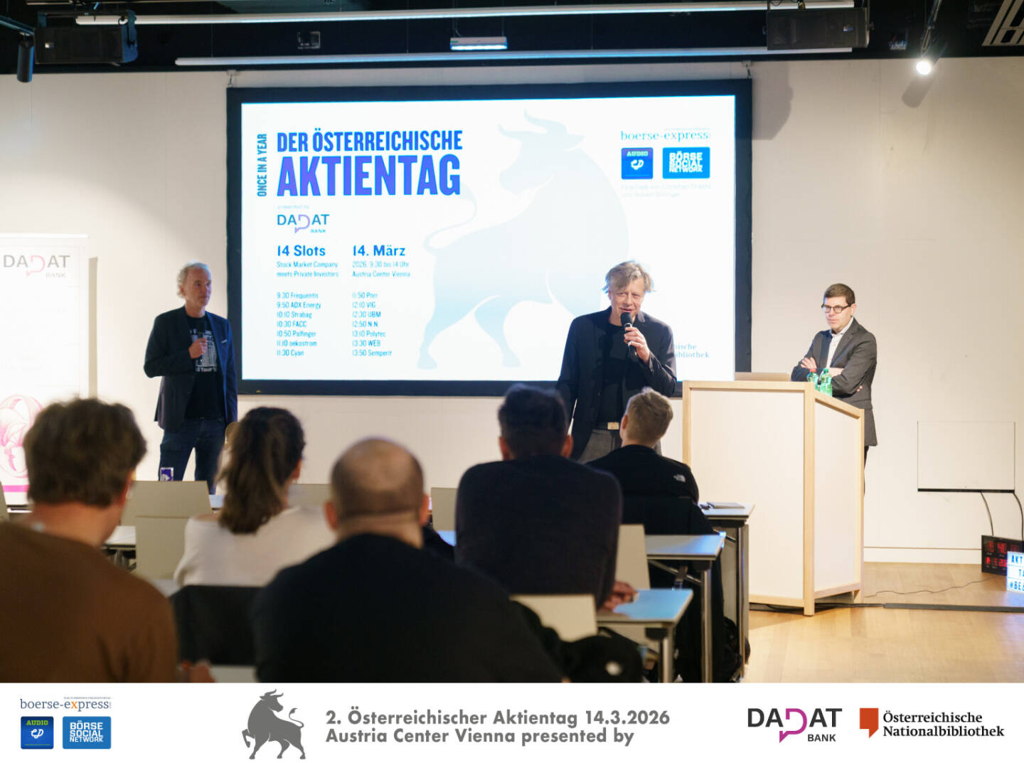 Begr&uuml;&szlig;ung durch Christian Drastil (Bild links, B&ouml;rse Social) und Robert Gillinger (Bild Mitte, B&ouml;rse Express), Stefan Marin (Frequentis), Bild: Martina Draper f&uuml;r kapitalmarkt-stimme.at 