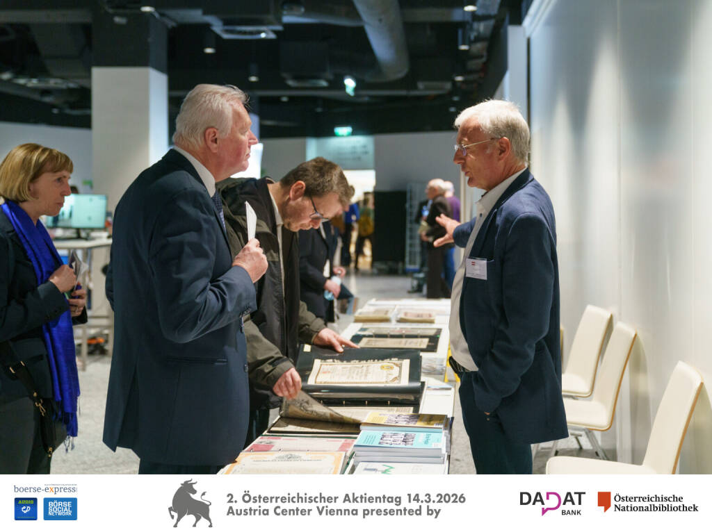 Besucher am Stand von Heinz Walter (Club für Historische Wertpapiere), Bild: Martina Draper für kapitalmarkt-stimme.at  (16.03.2026) 